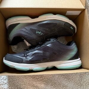 Ryka running shows women’s size 8.5 wide